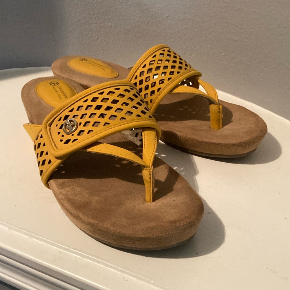 Gianni Bernini Size 8.5M Sandal